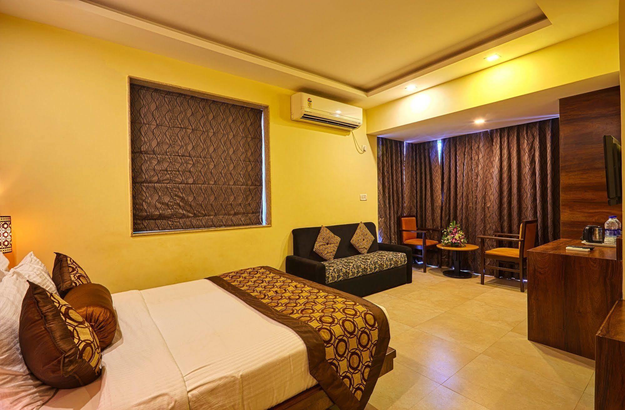 Hotel Sunkissed Plaza Calangute Exterior foto