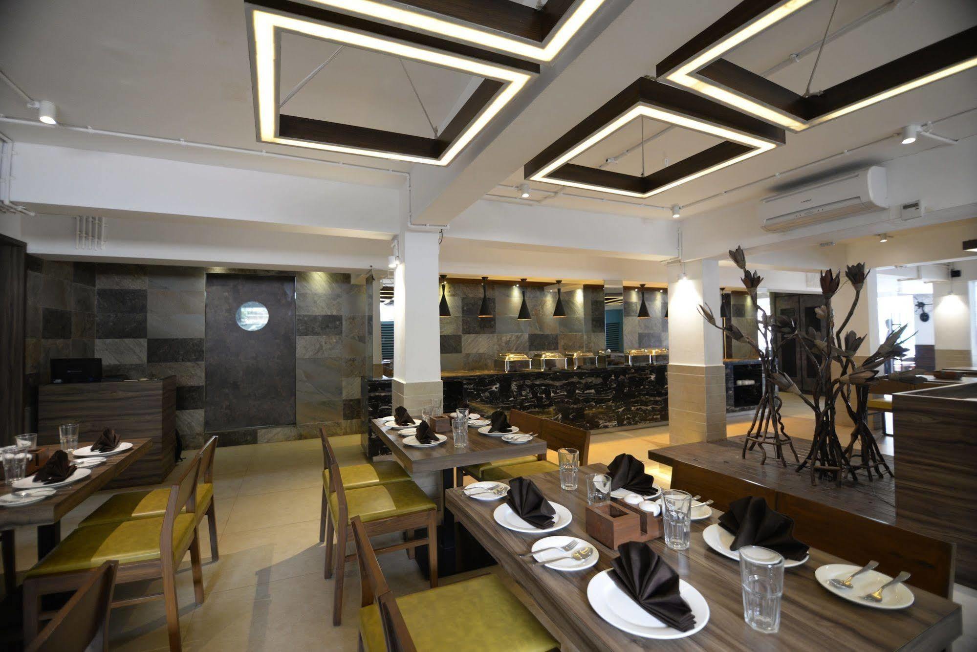 Hotel Sunkissed Plaza Calangute Exterior foto